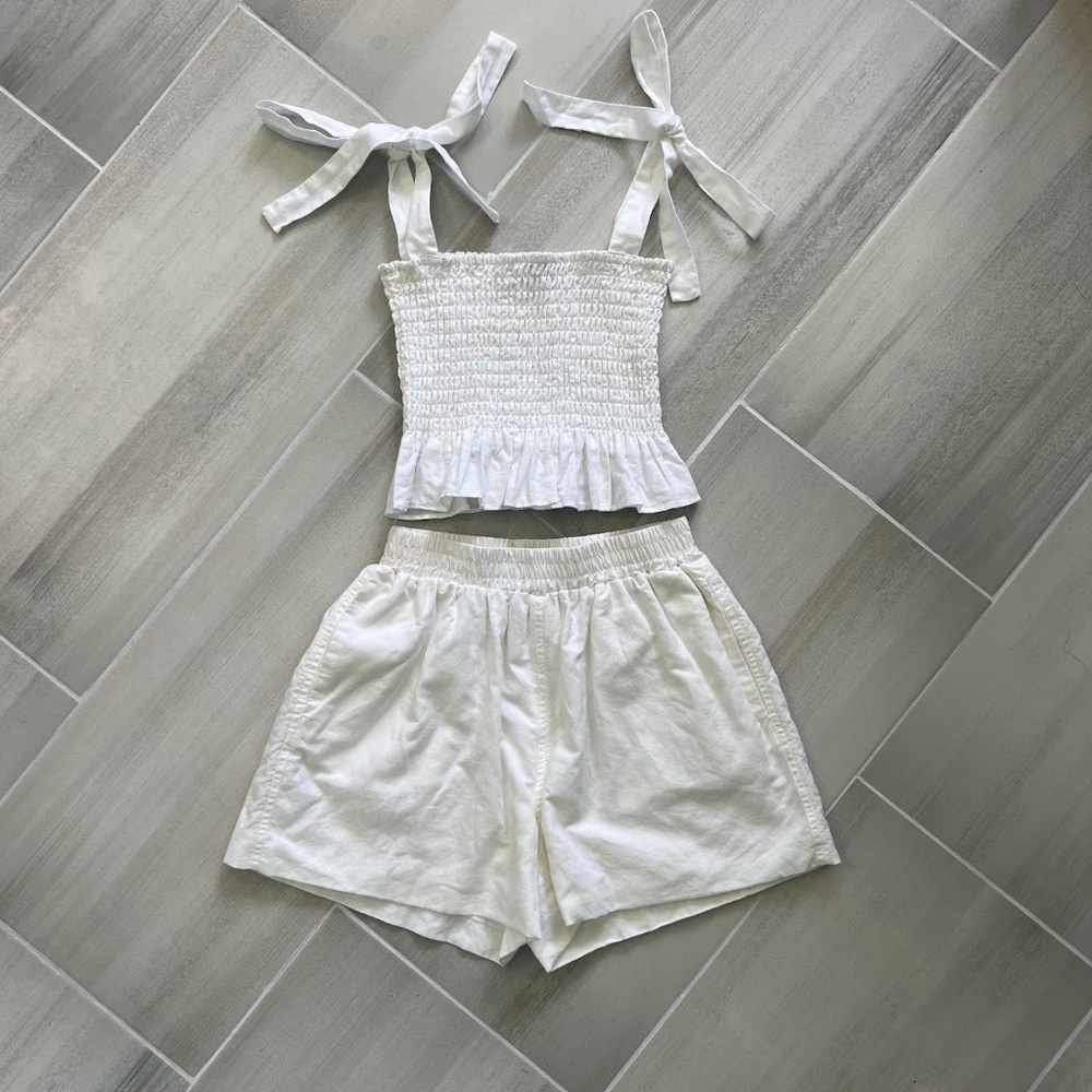 Few Moda Kourt White Cotton Shoulder Tie Crop Top & High Waist Shorts Set Size S